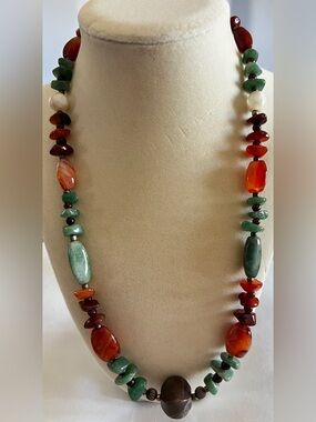 Multi-Stone Red and Green Beaded Women's Necklace